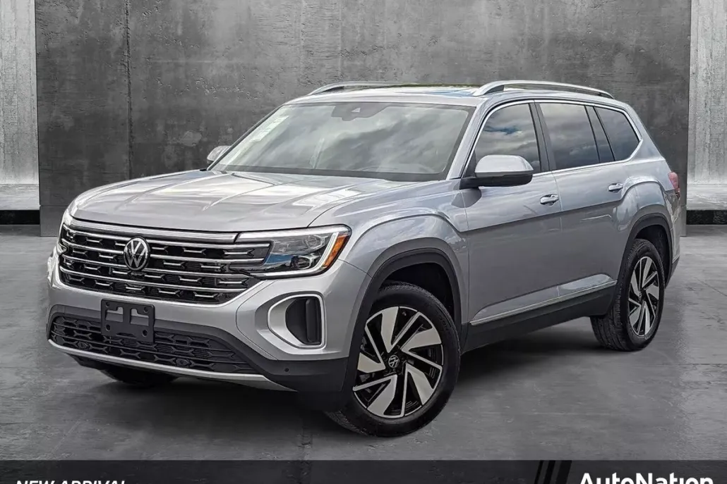 2025 Volkswagen Atlas SEL photo 1