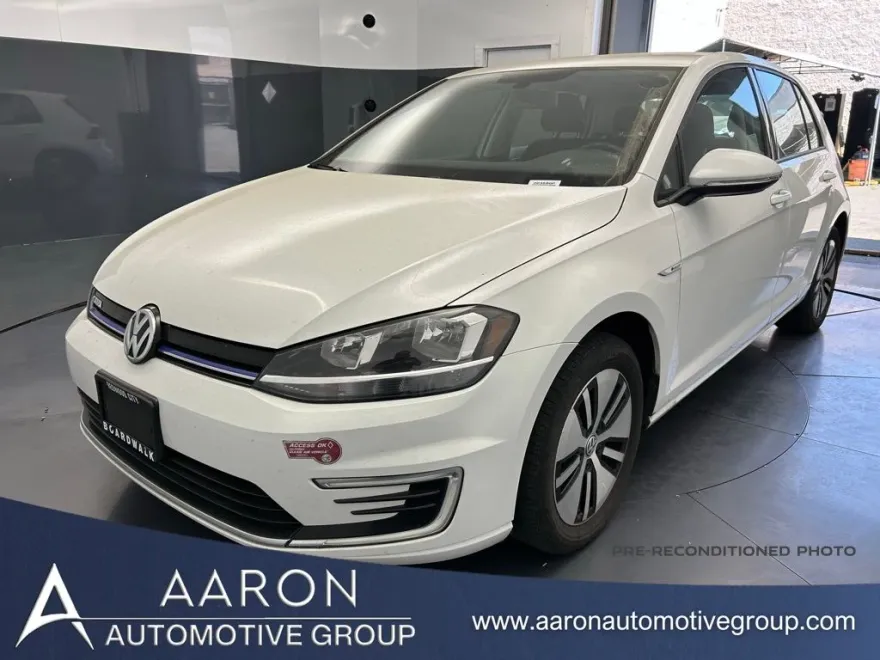 2019 Volkswagen e-Golf SE photo 1