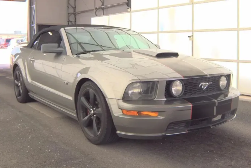 2008 Ford Mustang GT Deluxe Convertible photo 1