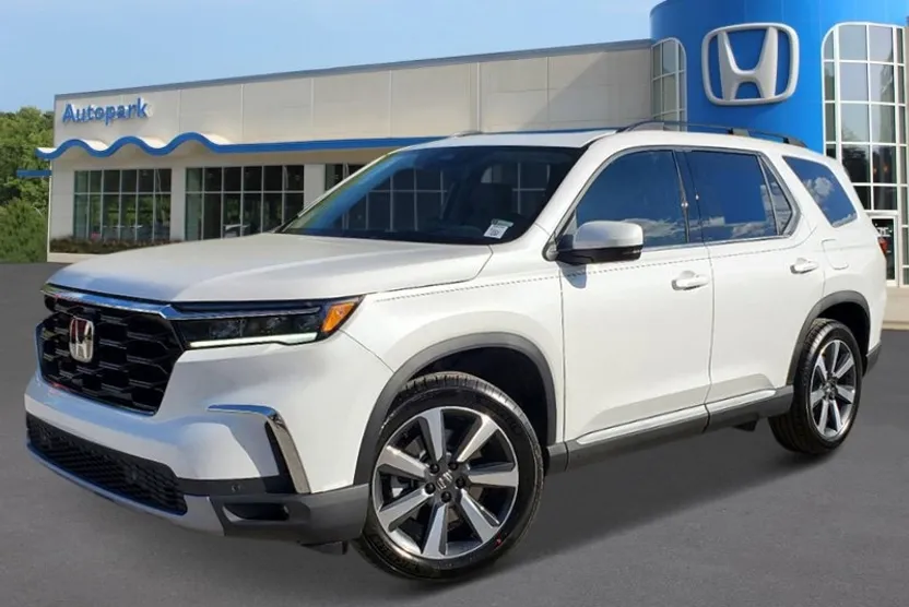 2025 Honda Pilot Touring photo 1