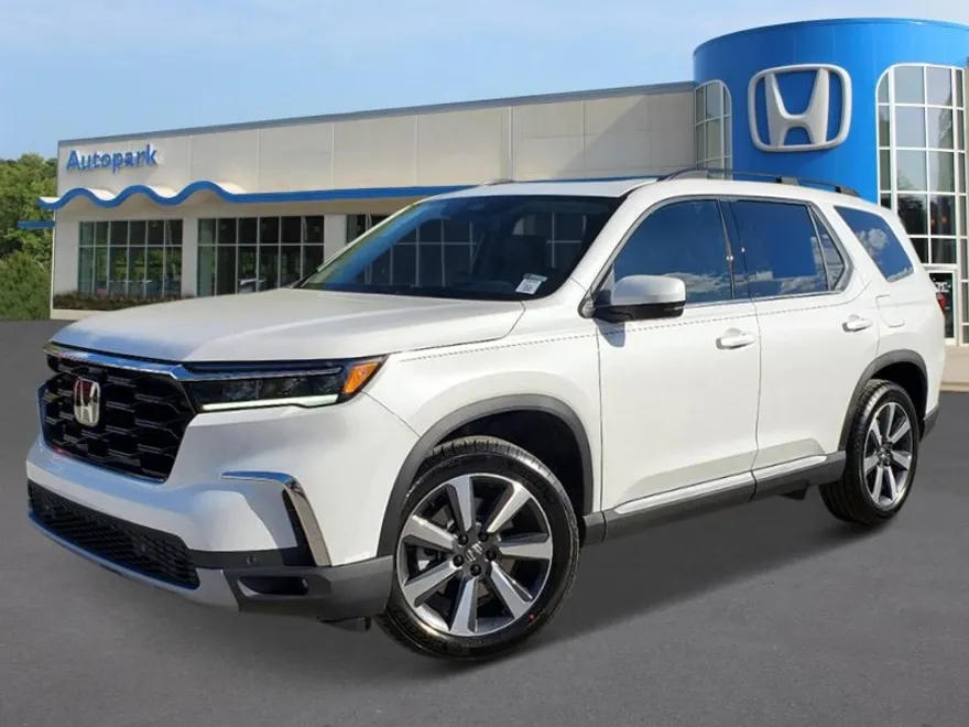 2025 Honda Pilot Touring photo 1