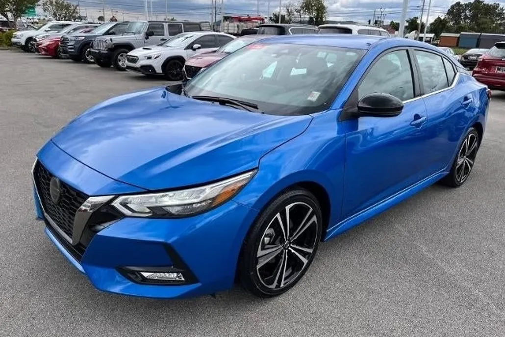 2023 Nissan Sentra SR photo 1