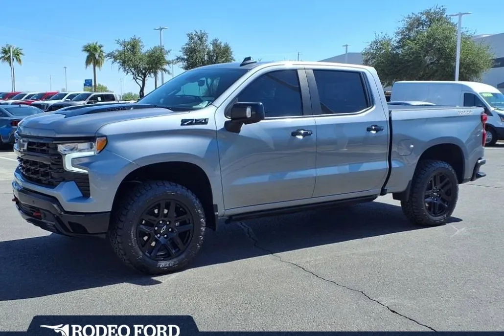 2024 Chevrolet Silverado 1500 LT Trail Boss photo 1