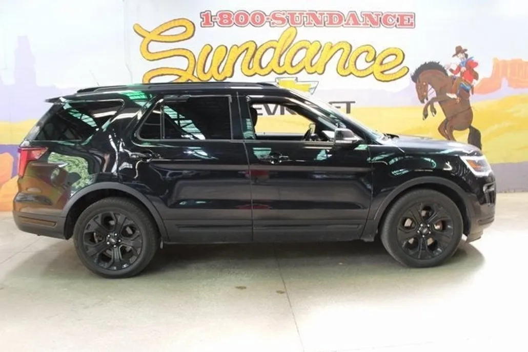 2019 Ford Explorer Sport photo 1
