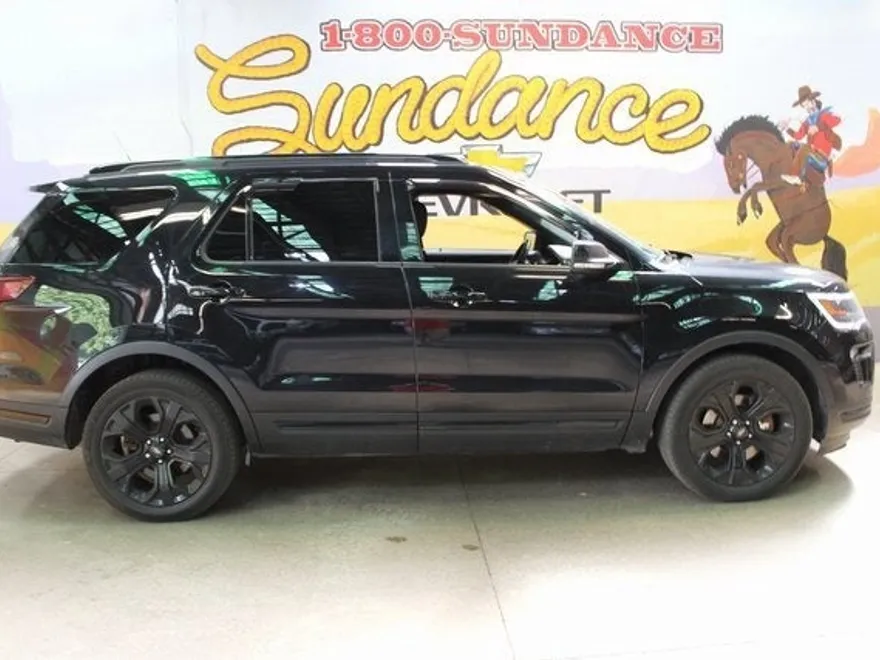 2019 Ford Explorer Sport photo 1