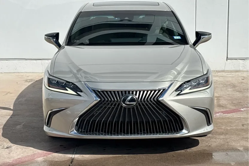 2020 Lexus ES 350 Luxury photo 1