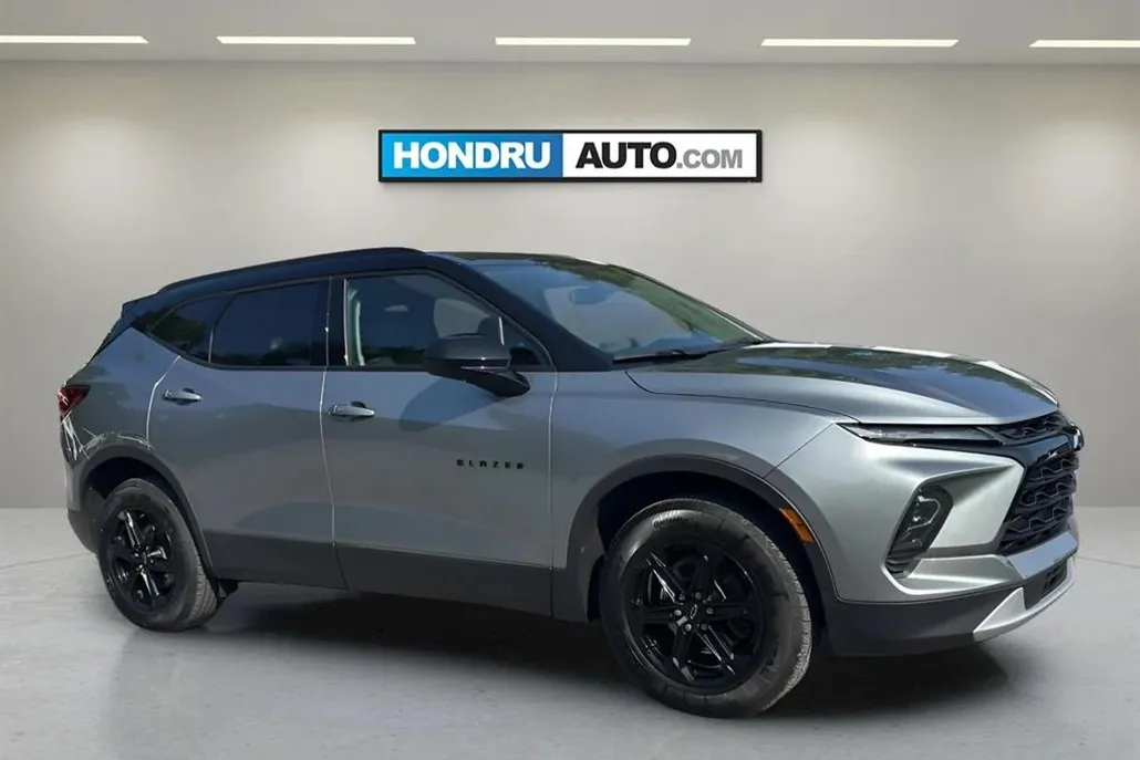 2023 Chevrolet Blazer 2LT photo 1