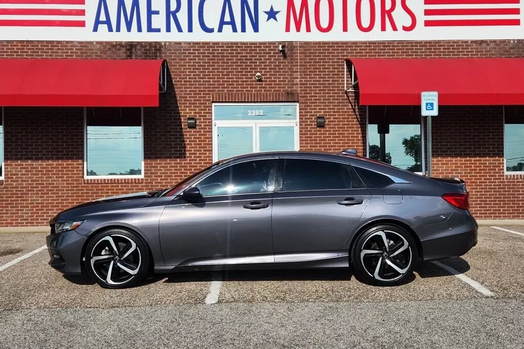 2018 Honda Accord Sport photo 1