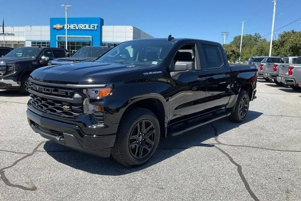 2026 Chevrolet Silverado 1500 Custom photo 1