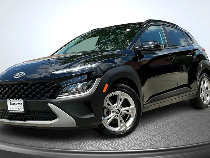 2022 Hyundai Kona SEL photo 1