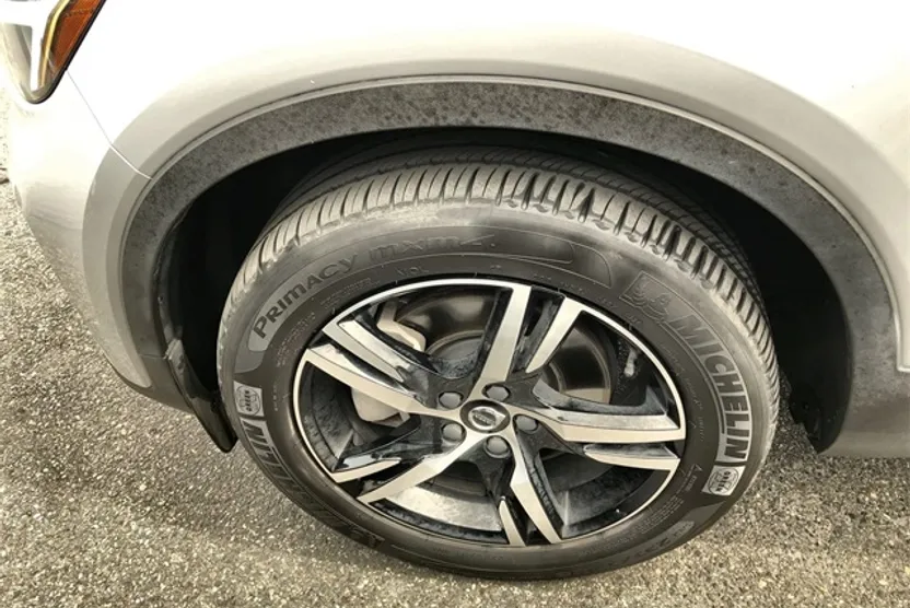 2024 Volvo XC40 Core photo 1
