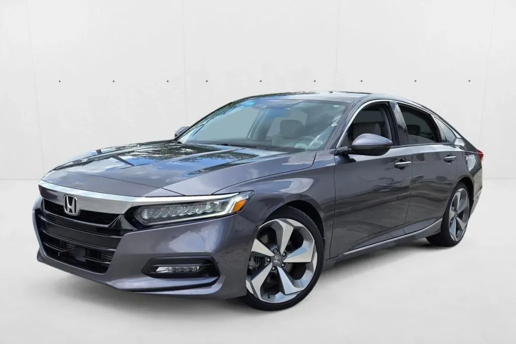 2020 Honda Accord Touring 2.0T photo 1