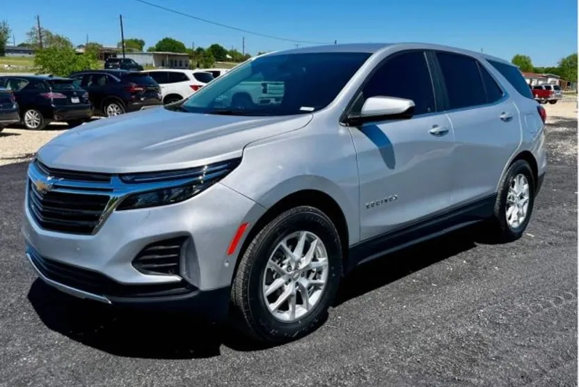 2022 Chevrolet Equinox LT photo 1