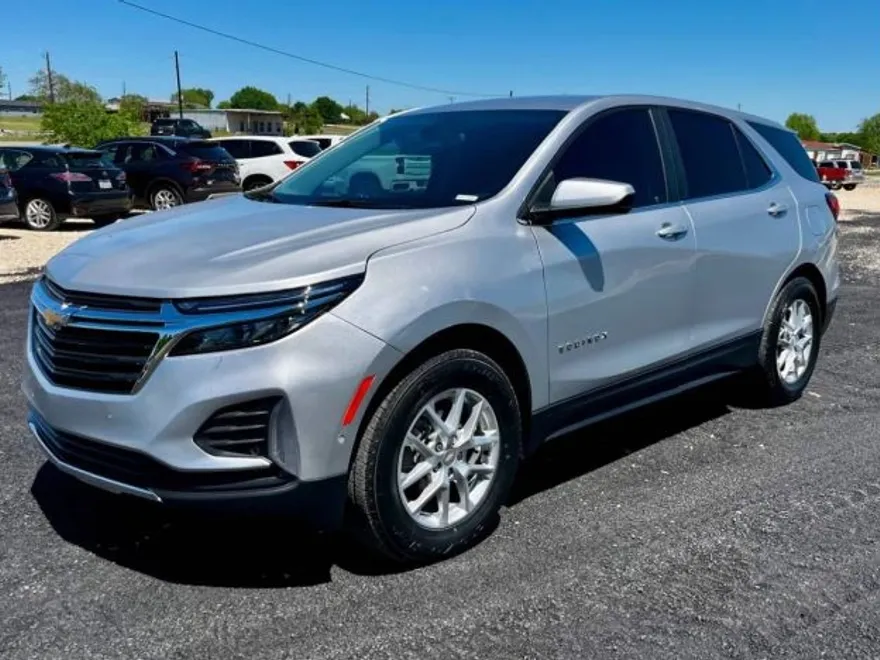 2022 Chevrolet Equinox LT photo 1