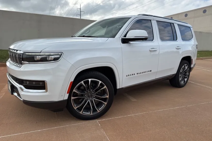 2022 Jeep Grand Wagoneer III photo 1