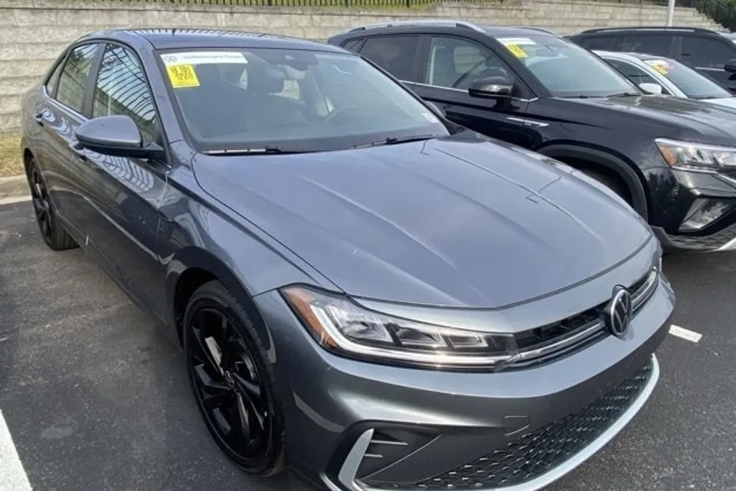 2025 Volkswagen Jetta 1.5T SE photo 1