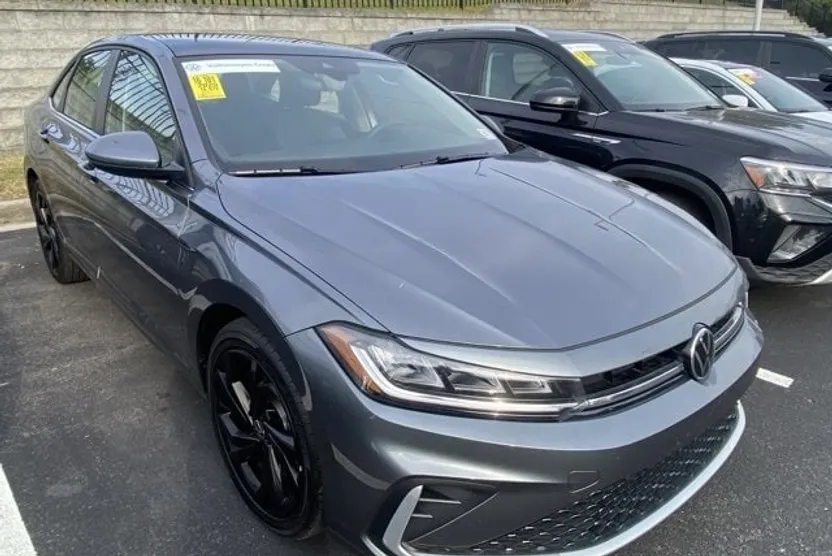 2025 Volkswagen Jetta 1.5T SE photo 1
