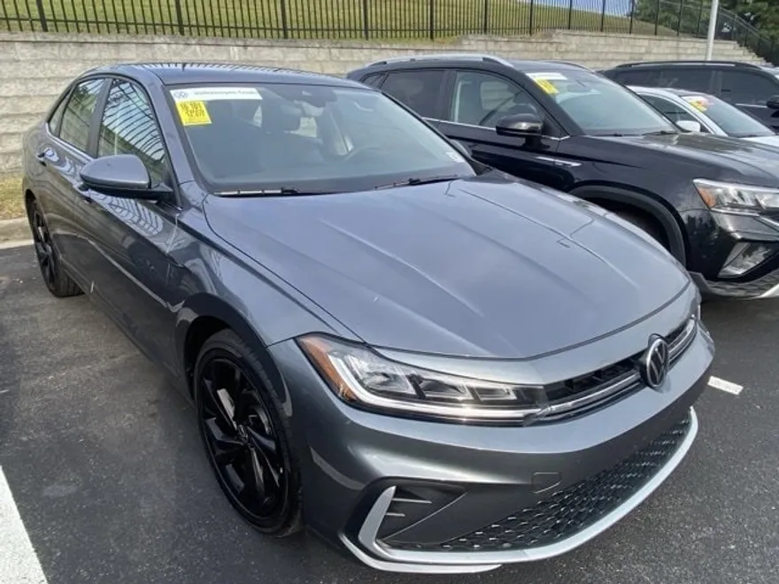 2025 Volkswagen Jetta 1.5T SE photo 1