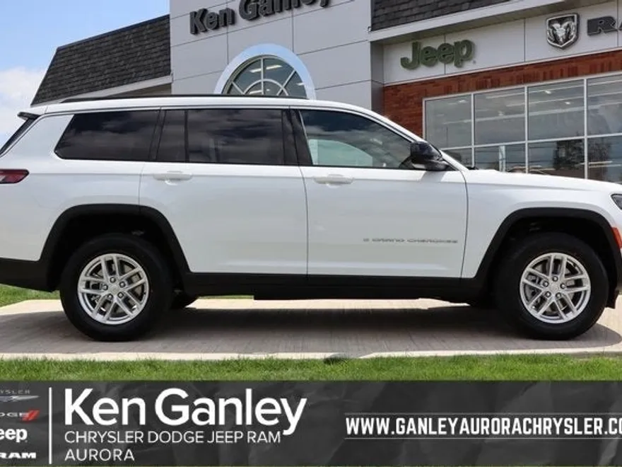 2025 Jeep Grand Cherokee Laredo X photo 1