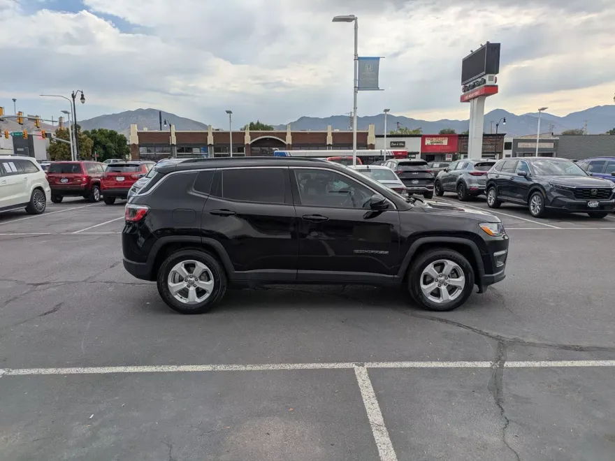 2019 Jeep Compass Latitude photo 1