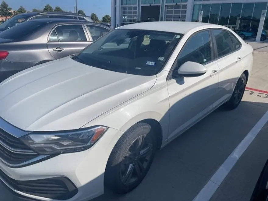 2023 Volkswagen Jetta SE photo 1