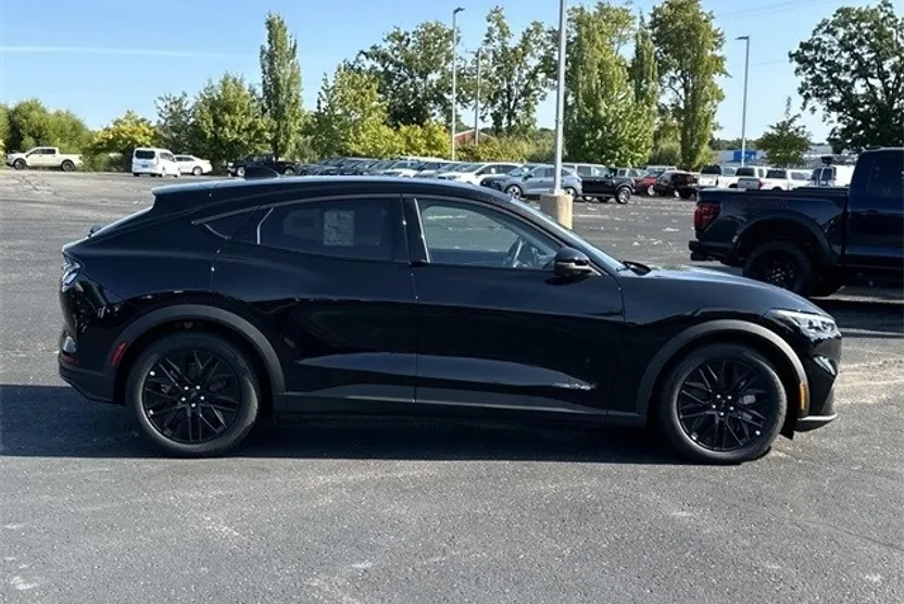 2025 Ford Mustang Mach-E Select photo 1