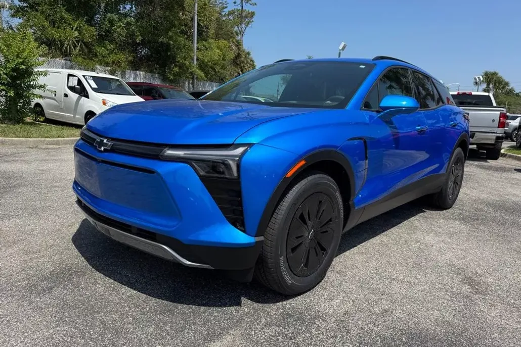 2025 Chevrolet Blazer EV photo 1