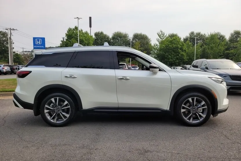2024 Infiniti QX60 Luxe photo 1