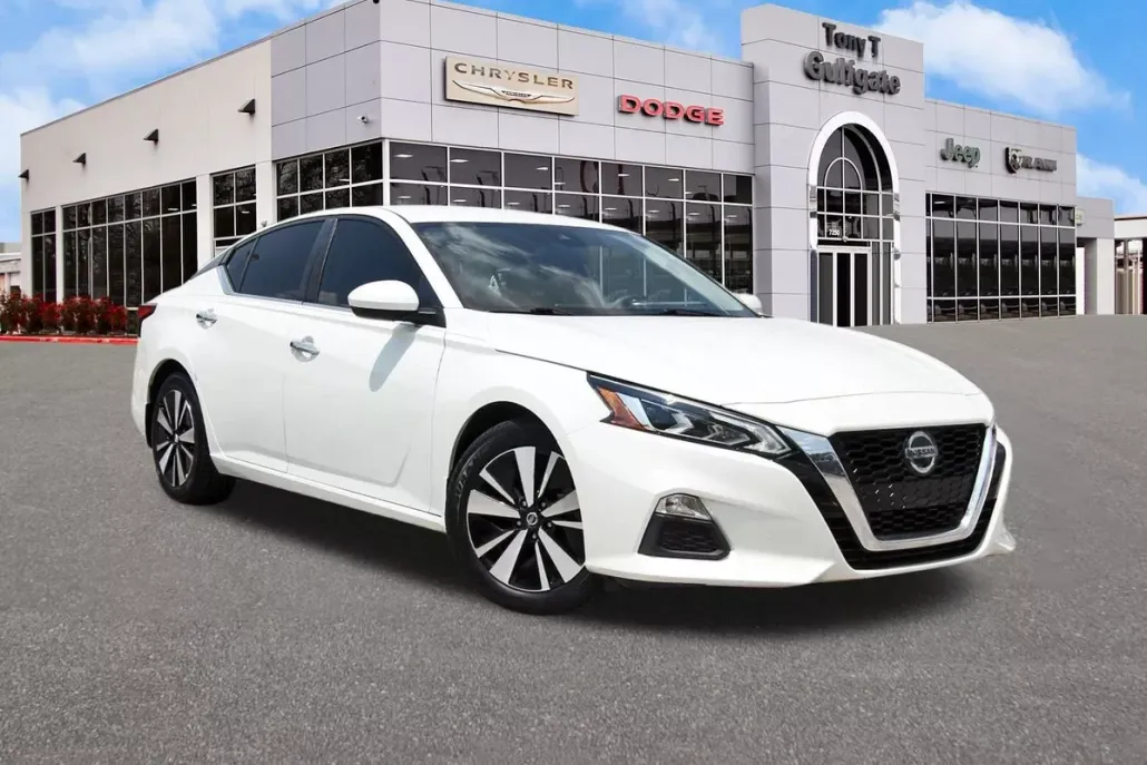2021 Nissan Altima 2.5 SV photo 1
