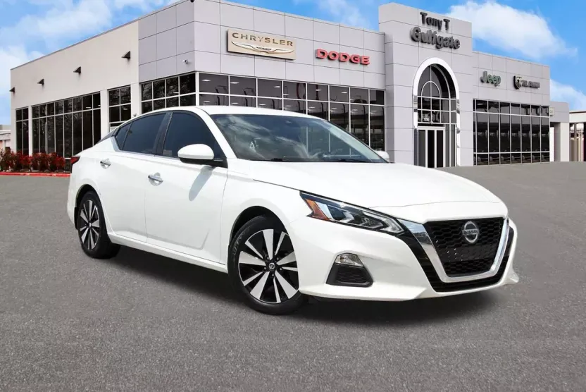 2021 Nissan Altima 2.5 SV photo 1