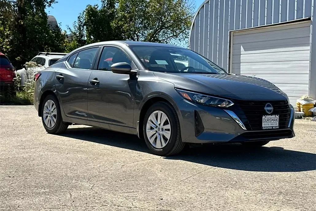 2025 Nissan Sentra S photo 1