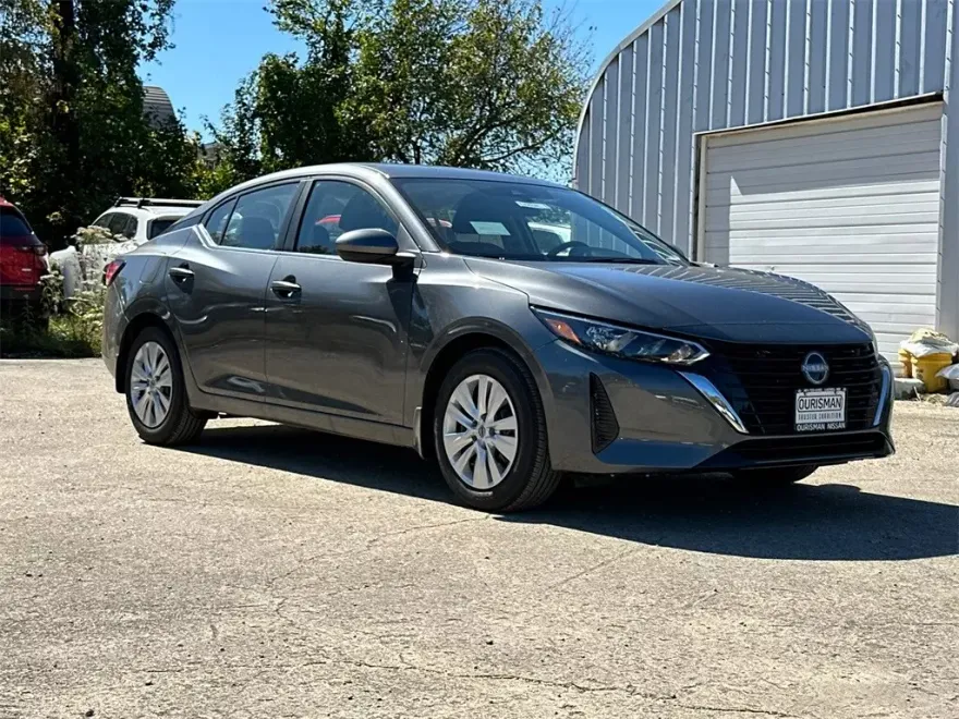 2025 Nissan Sentra S photo 1
