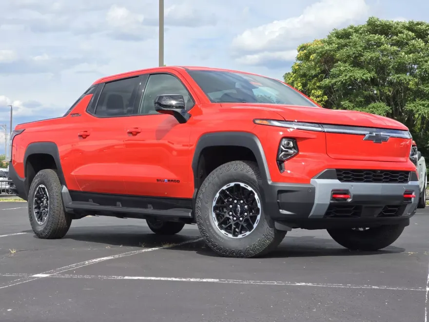 2026 Chevrolet Silverado EV Trail Boss photo 1