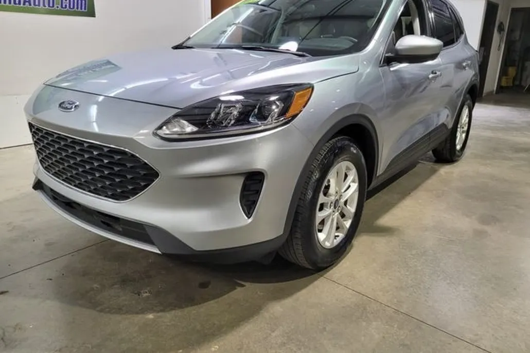 2021 Ford Escape SE photo 1