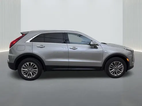 2025 Cadillac XT4 Premium Luxury photo 4