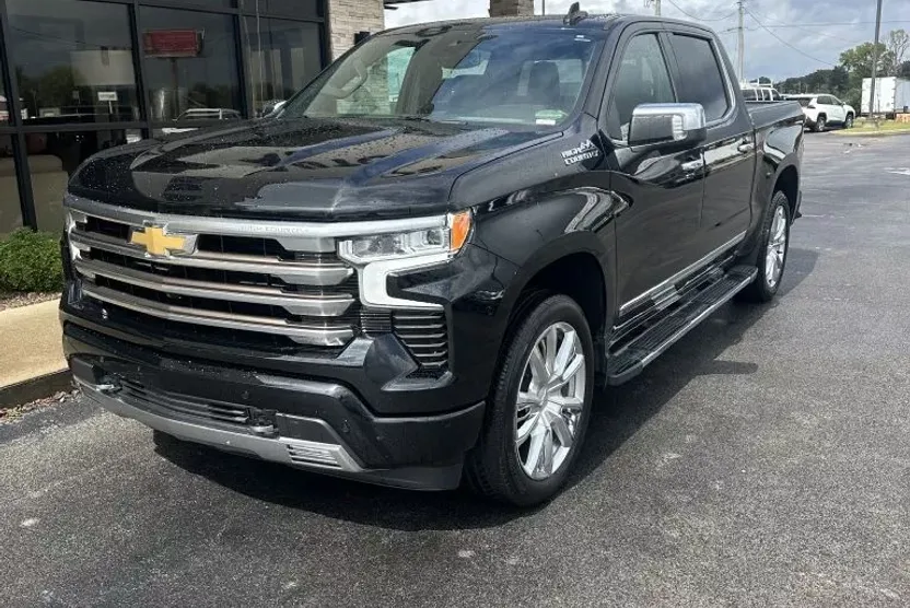 2022 Chevrolet Silverado 1500 High Country photo 1