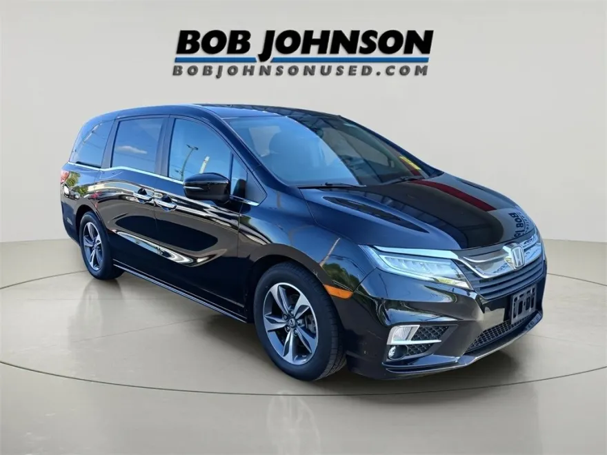 2018 Honda Odyssey Touring photo 1