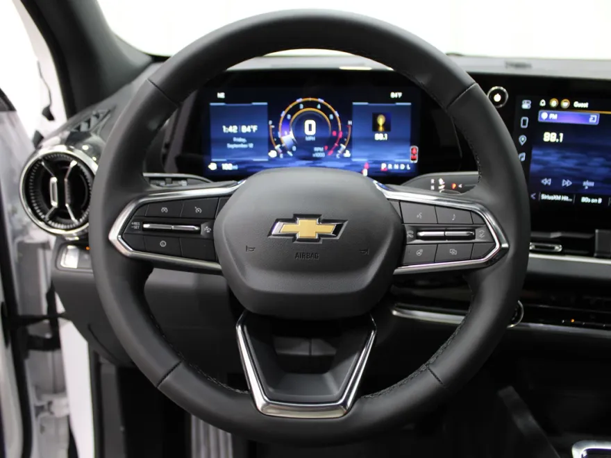 2026 Chevrolet Equinox LT photo 1