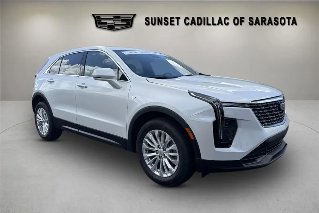 2024 Cadillac XT4 Luxury photo 1