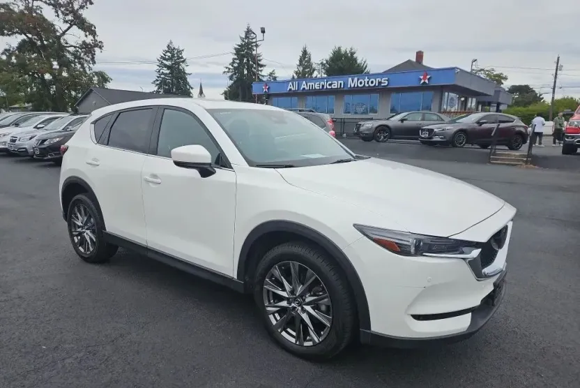2019 Mazda CX-5 Signature photo 1