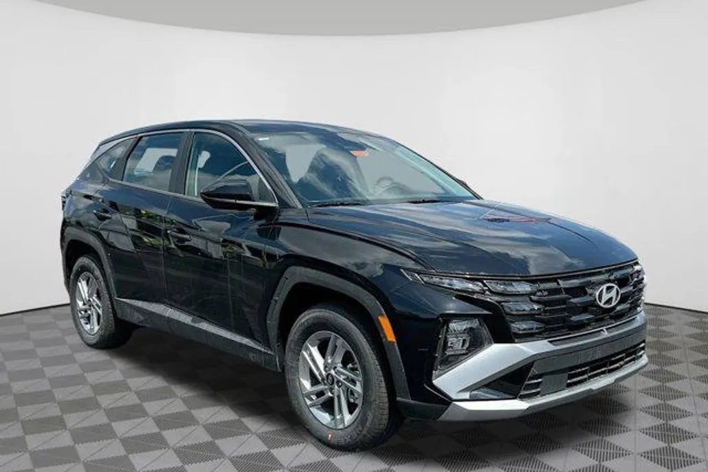 2025 Hyundai Tucson SE photo 1