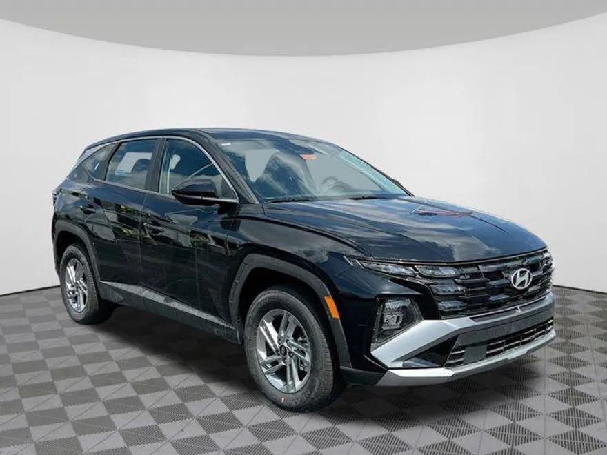 2025 Hyundai Tucson SE photo 1