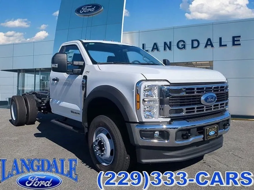 2024 Ford F-600 photo 1