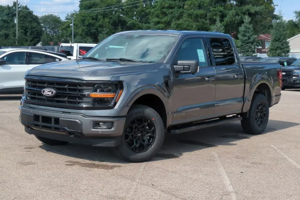 2025 Ford F-150 XLT photo 1