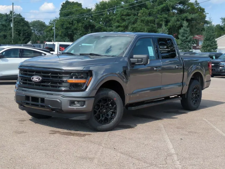 2025 Ford F-150 XLT photo 1