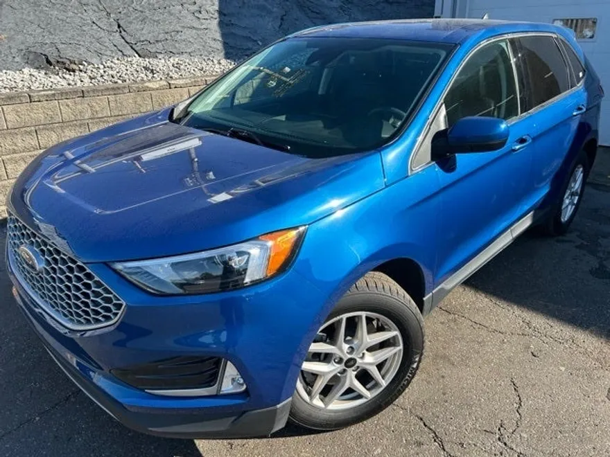 2023 Ford Edge SEL photo 1