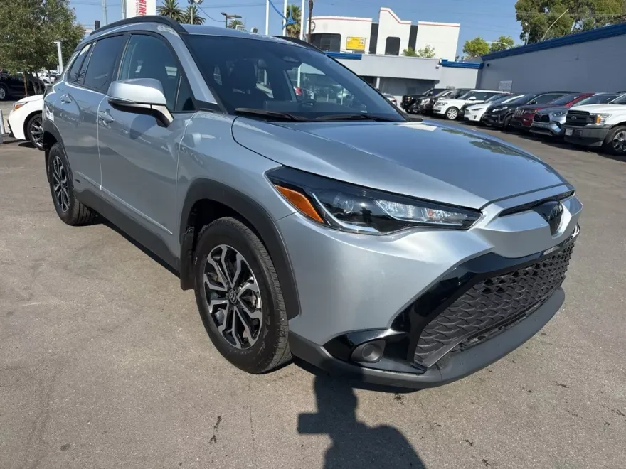 2023 Toyota Corolla Hybrid SE photo 1