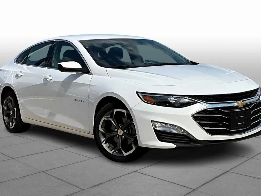 2023 Chevrolet Malibu 1LT photo 1