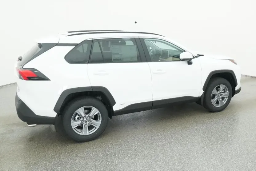 2025 Toyota RAV4 Hybrid XLE photo 1