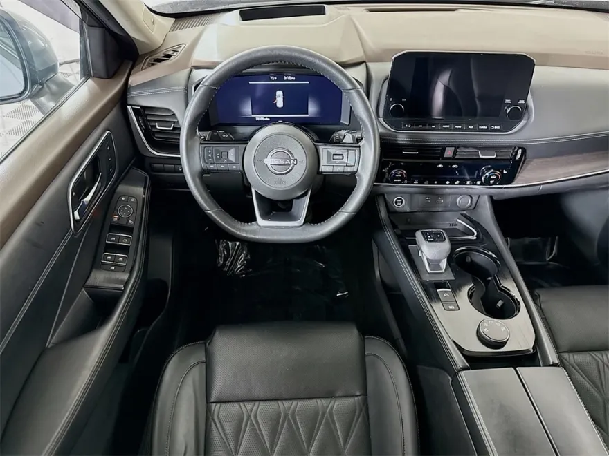 2023 Nissan Rogue Platinum photo 1